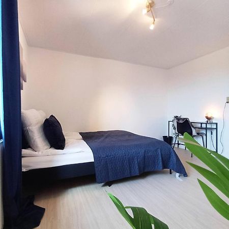 Central Large Double Room With Free Parking 约灵 外观 照片