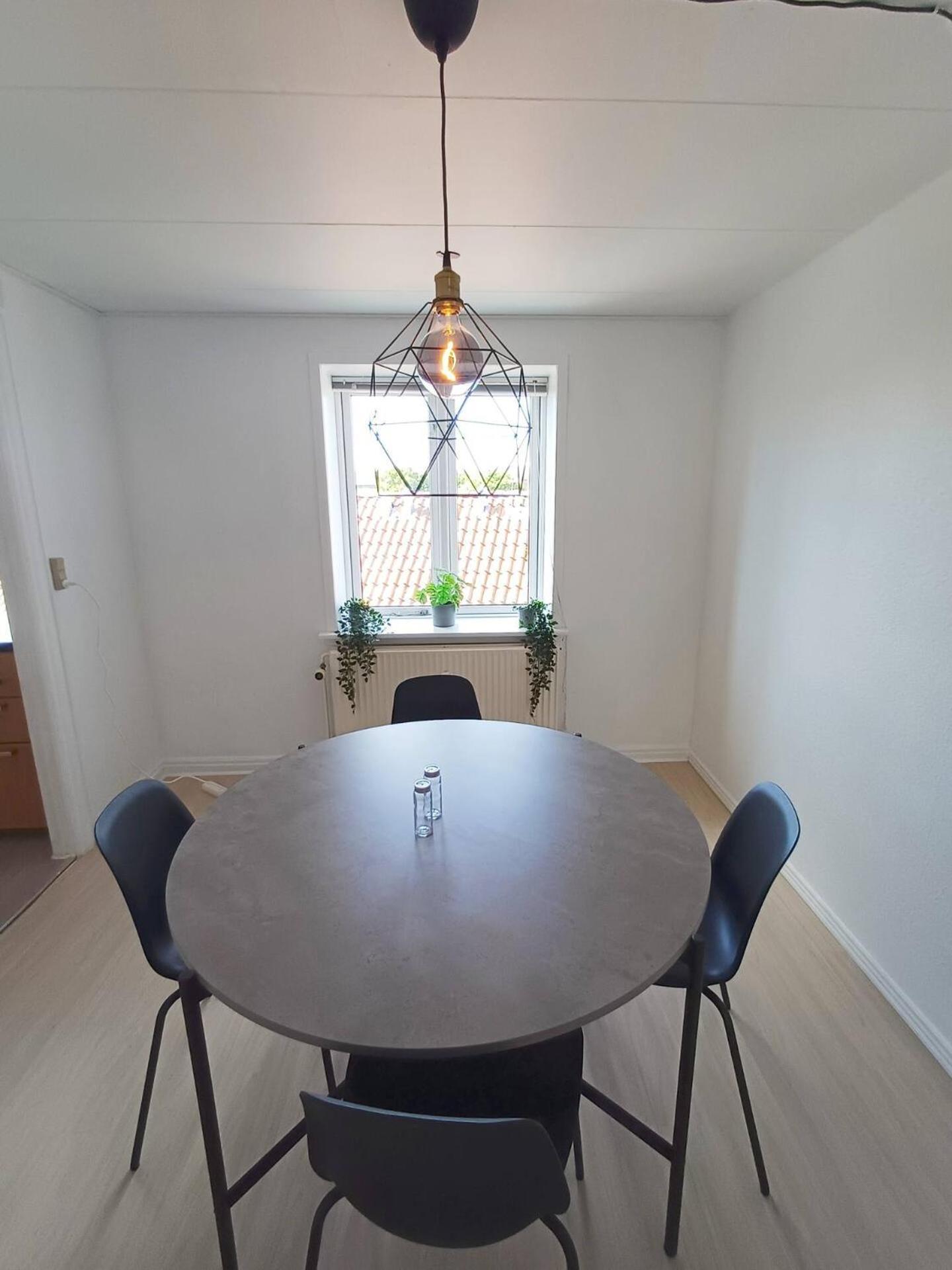 Central Large Double Room With Free Parking 约灵 外观 照片