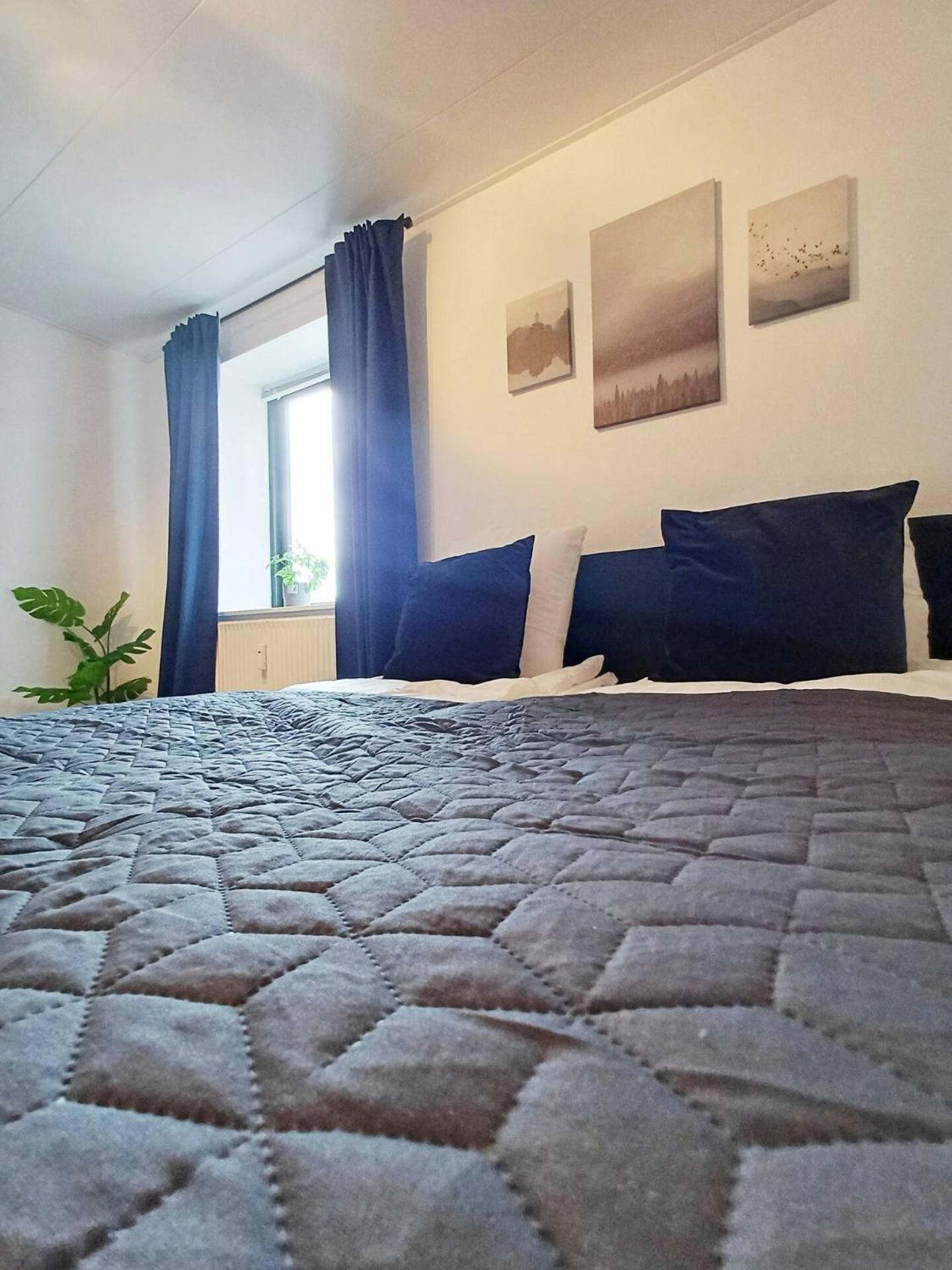 Central Large Double Room With Free Parking 约灵 外观 照片